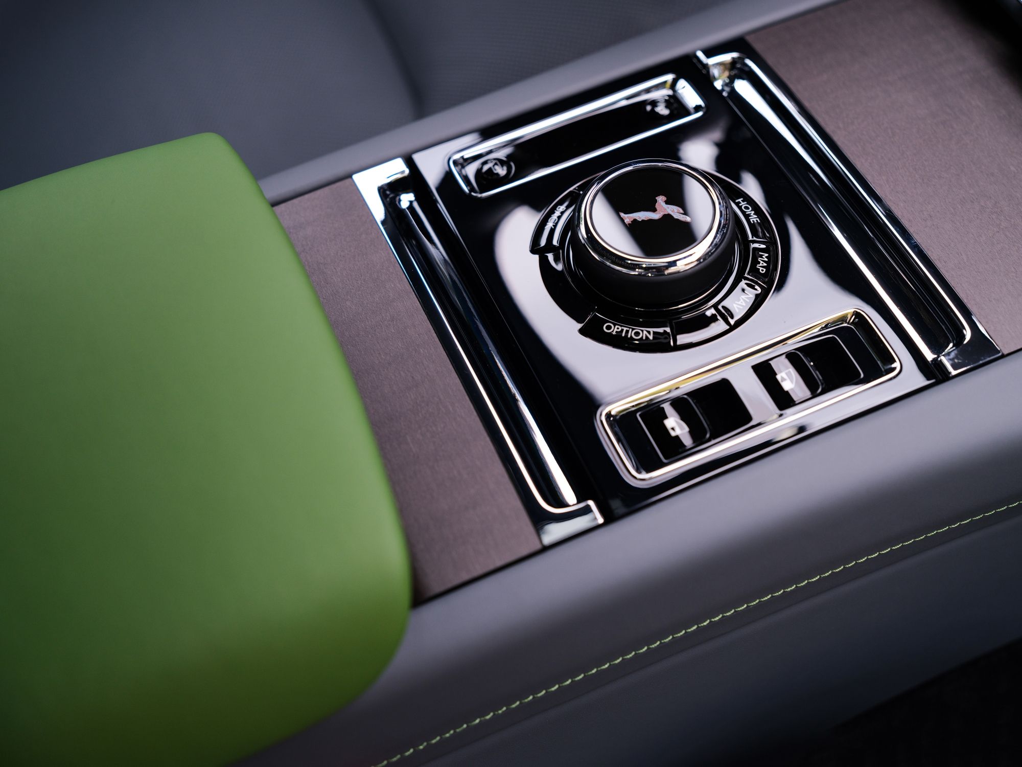 ROLLS-ROYCE MOTOR CARS OSLAVUJE VELMI ÚSPĚŠNÝ ROK 2023