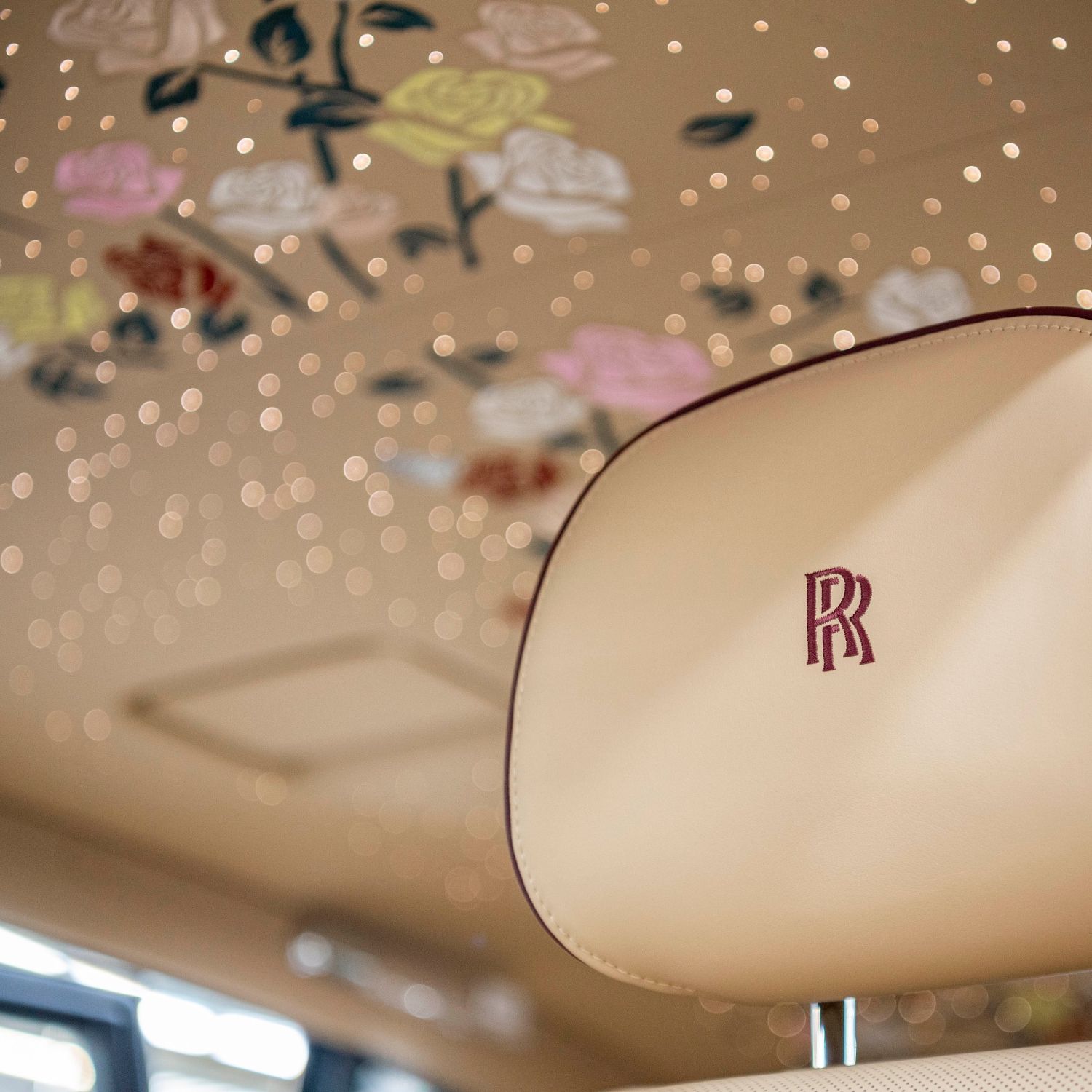 ROLLS-ROYCE MOTOR CARS OSLAVUJE VELMI ÚSPĚŠNÝ ROK 2023