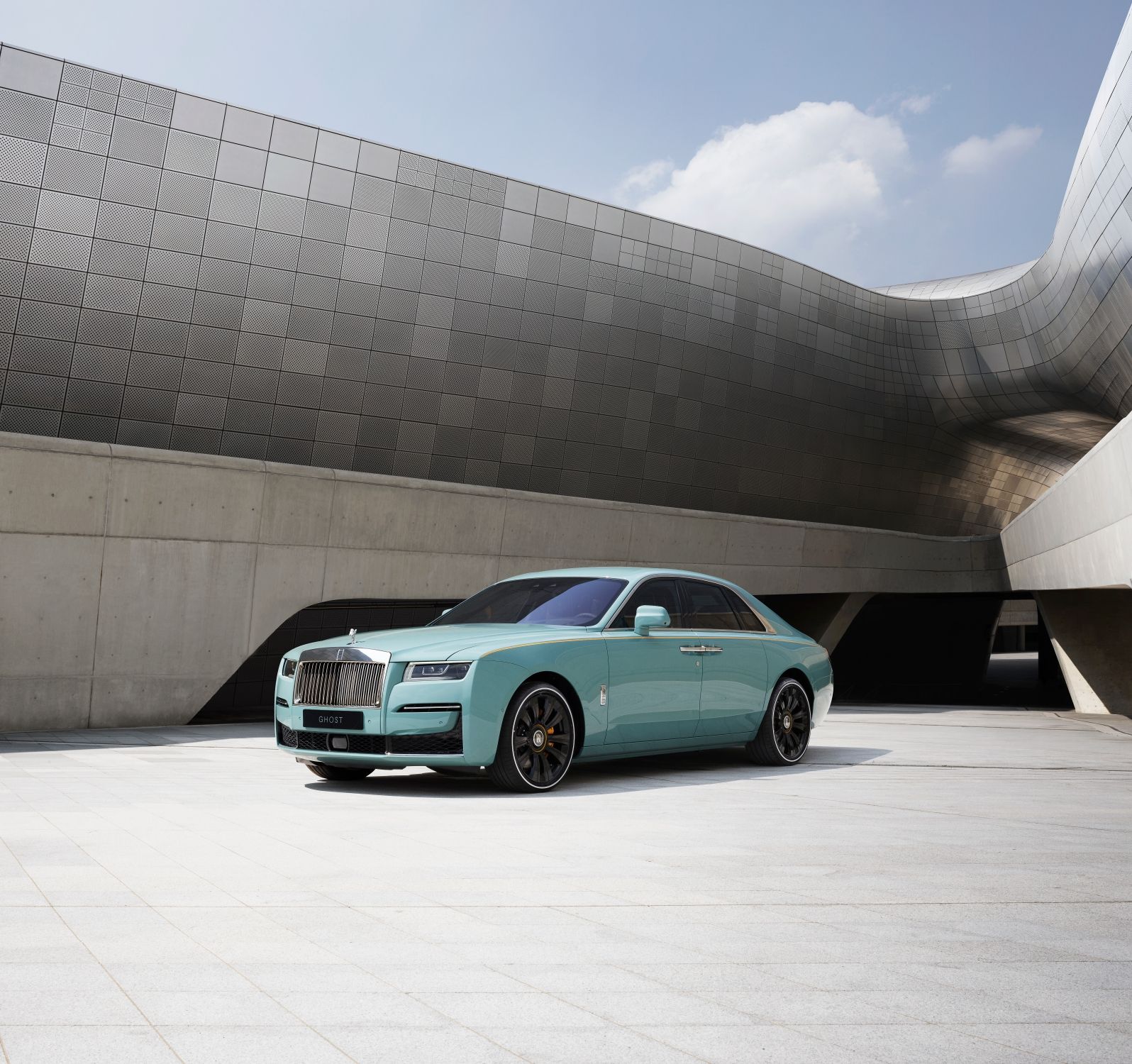 ROLLS-ROYCE MOTOR CARS OSLAVUJE VELMI ÚSPĚŠNÝ ROK 2023