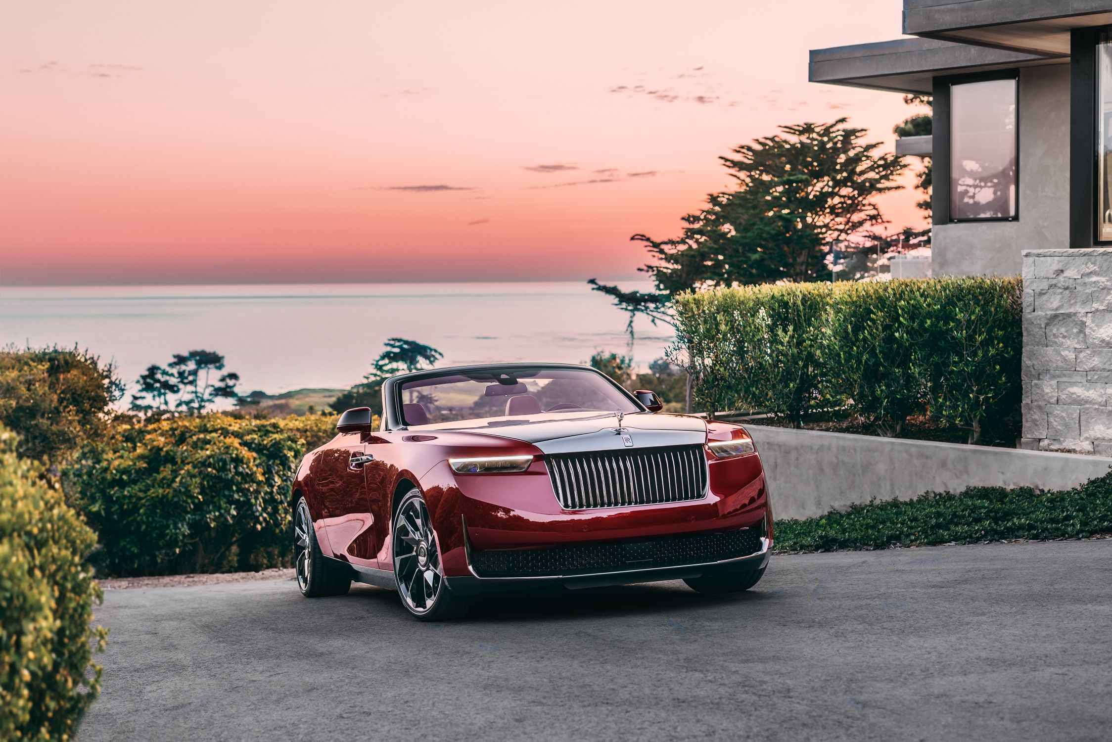 ROLLS-ROYCE MOTOR CARS OSLAVUJE VELMI ÚSPĚŠNÝ ROK 2023