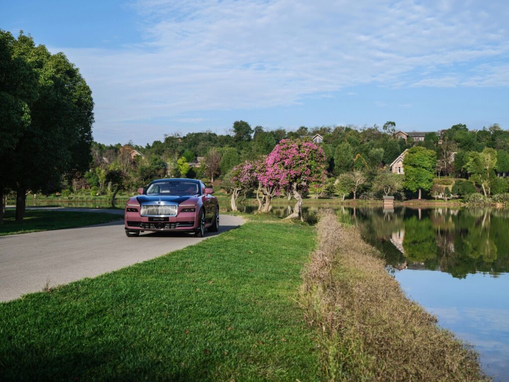 ROLLS-ROYCE MOTOR CARS OSLAVUJE VELMI ÚSPĚŠNÝ ROK 2023