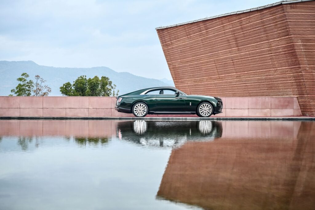 ROLLS-ROYCE MOTOR CARS OSLAVUJE VELMI ÚSPĚŠNÝ ROK 2023