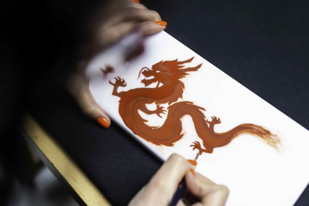 UNIKÁTNÍ ZAKÁZKOVÁ ÚPRAVA ROLLS-ROYCE BESPOKE: PROJEKT YEAR OF THE DRAGON JE MEZINÁRODNÍ OSLAVOU ČÍNSKÉ KULTURY