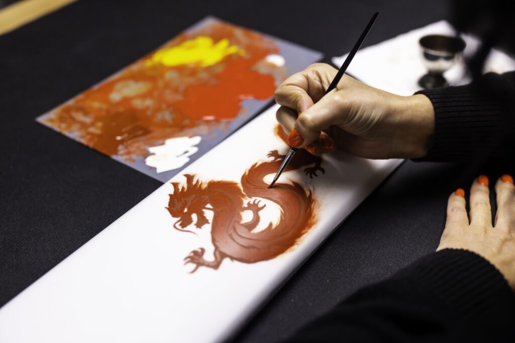 UNIKÁTNÍ ZAKÁZKOVÁ ÚPRAVA ROLLS-ROYCE BESPOKE: PROJEKT YEAR OF THE DRAGON JE MEZINÁRODNÍ OSLAVOU ČÍNSKÉ KULTURY