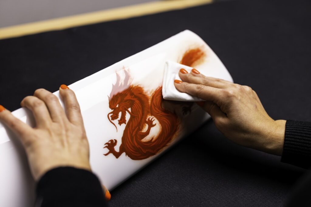 UNIKÁTNÍ ZAKÁZKOVÁ ÚPRAVA ROLLS-ROYCE BESPOKE: PROJEKT YEAR OF THE DRAGON JE MEZINÁRODNÍ OSLAVOU ČÍNSKÉ KULTURY