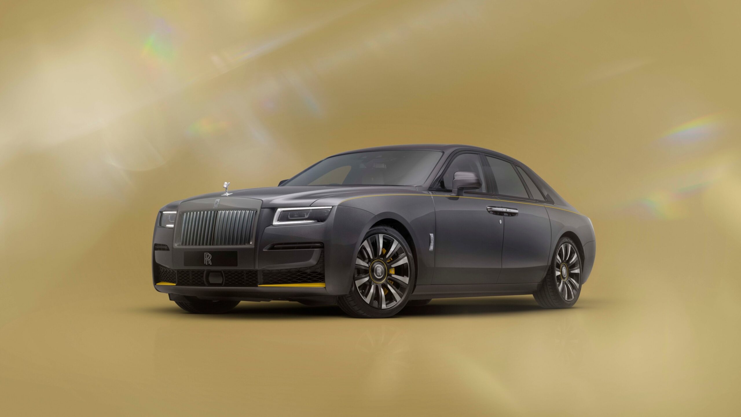 ROLLS-ROYCE GHOST PRISM: NADČASOVÝ ZPŮSOB SEBEVYJÁDŘENÍ