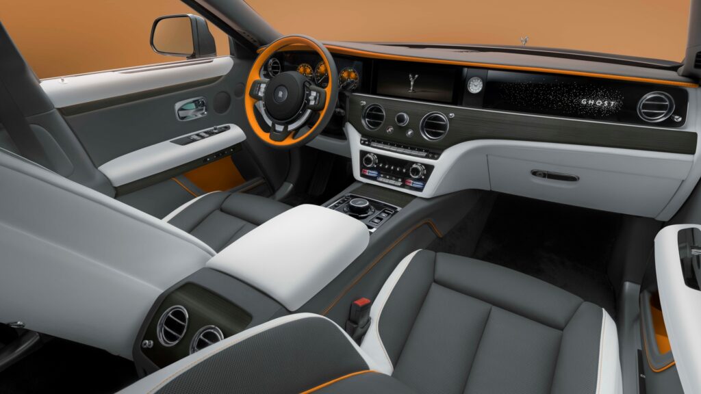 ROLLS-ROYCE GHOST PRISM: NADČASOVÝ ZPŮSOB SEBEVYJÁDŘENÍ