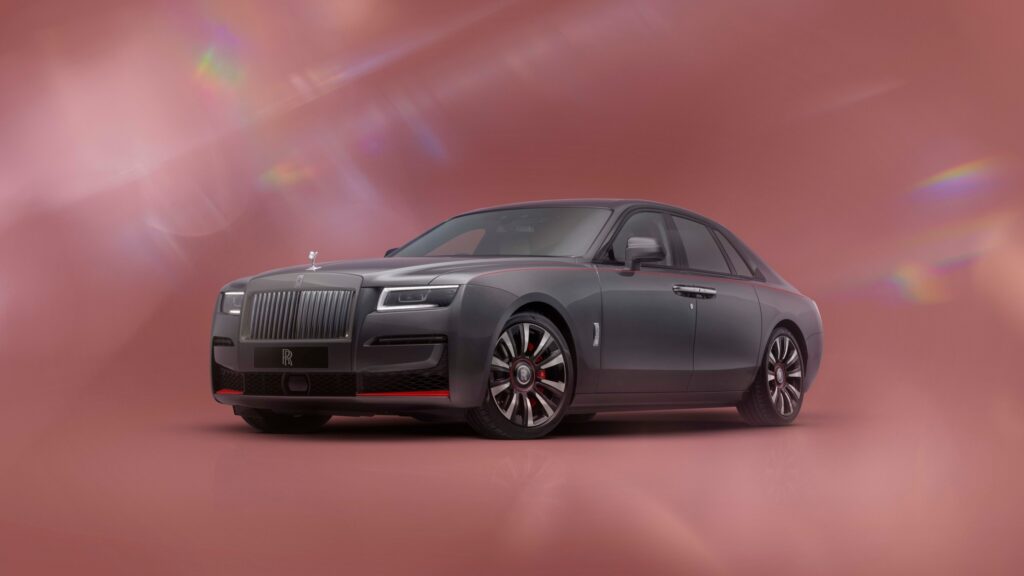 ROLLS-ROYCE GHOST PRISM: NADČASOVÝ ZPŮSOB SEBEVYJÁDŘENÍ