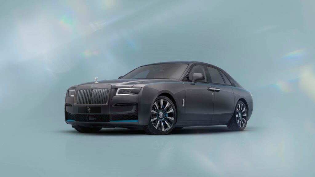 ROLLS-ROYCE GHOST PRISM: NADČASOVÝ ZPŮSOB SEBEVYJÁDŘENÍ