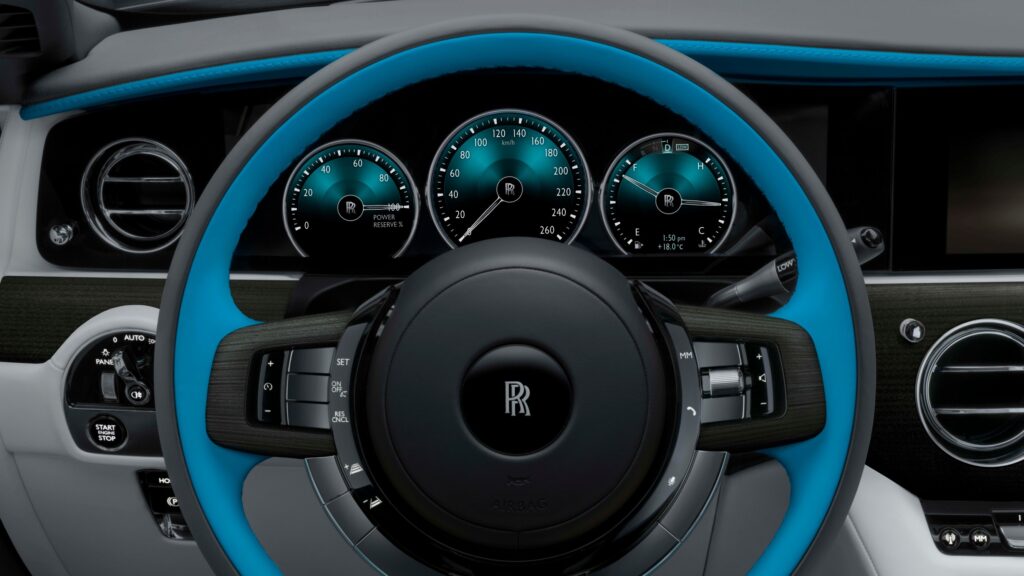 ROLLS-ROYCE GHOST PRISM: NADČASOVÝ ZPŮSOB SEBEVYJÁDŘENÍ
