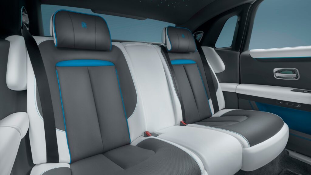 ROLLS-ROYCE GHOST PRISM: NADČASOVÝ ZPŮSOB SEBEVYJÁDŘENÍ