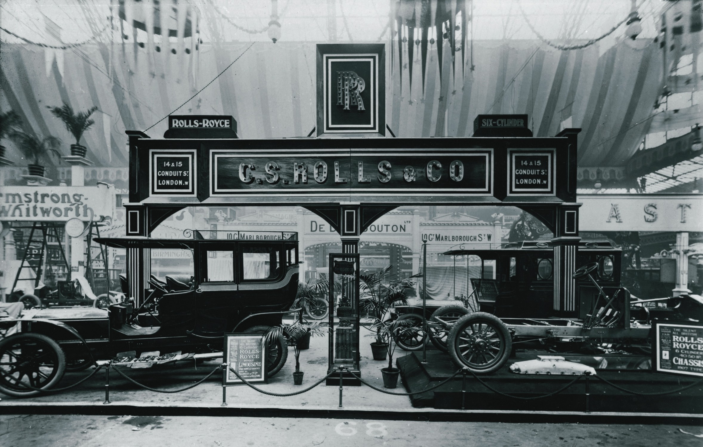 ROLLS-ROYCE MOTOR CARS UTVÁŘÍ SVĚT JIŽ 120 LET