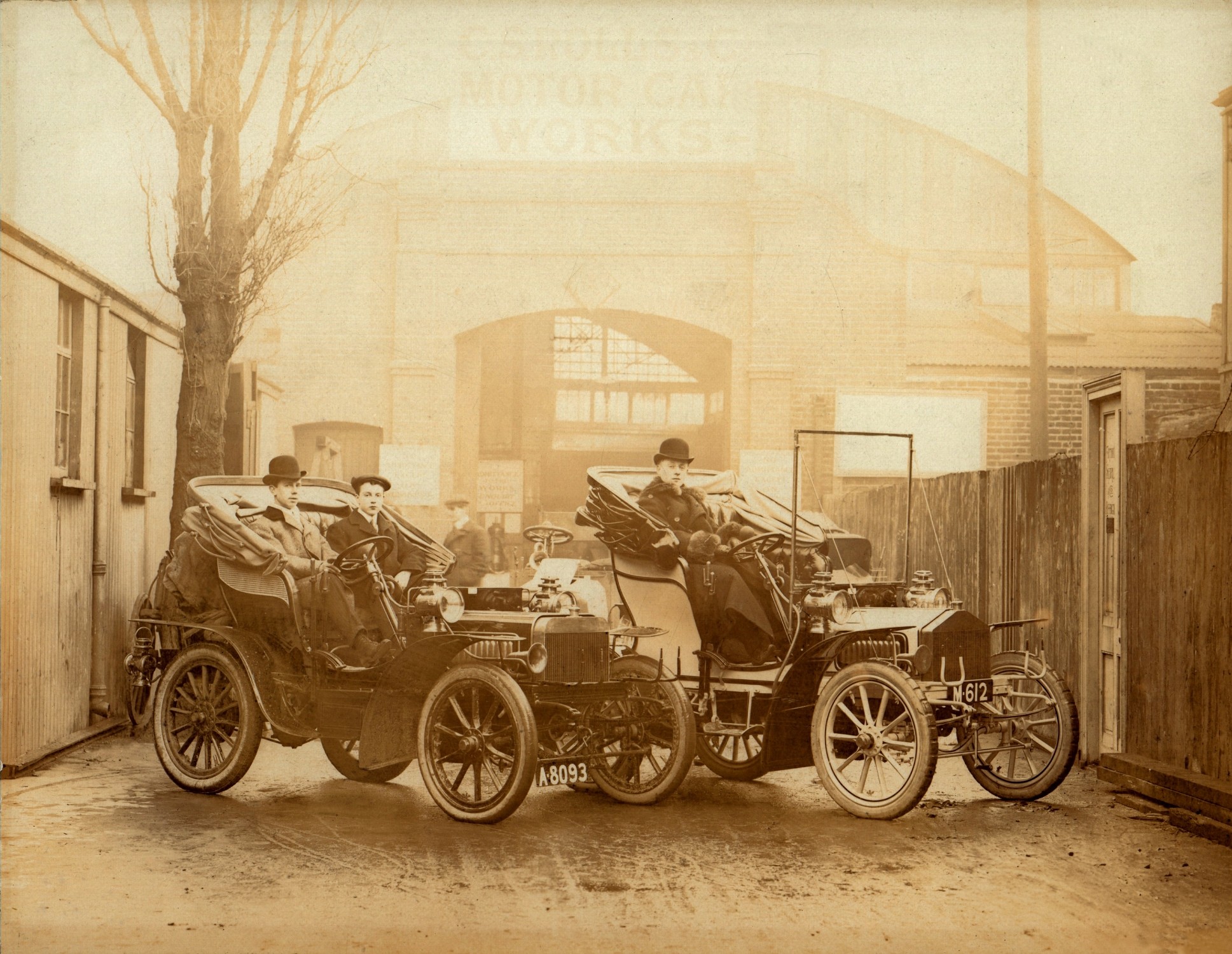 ROLLS-ROYCE MOTOR CARS UTVÁŘÍ SVĚT JIŽ 120 LET