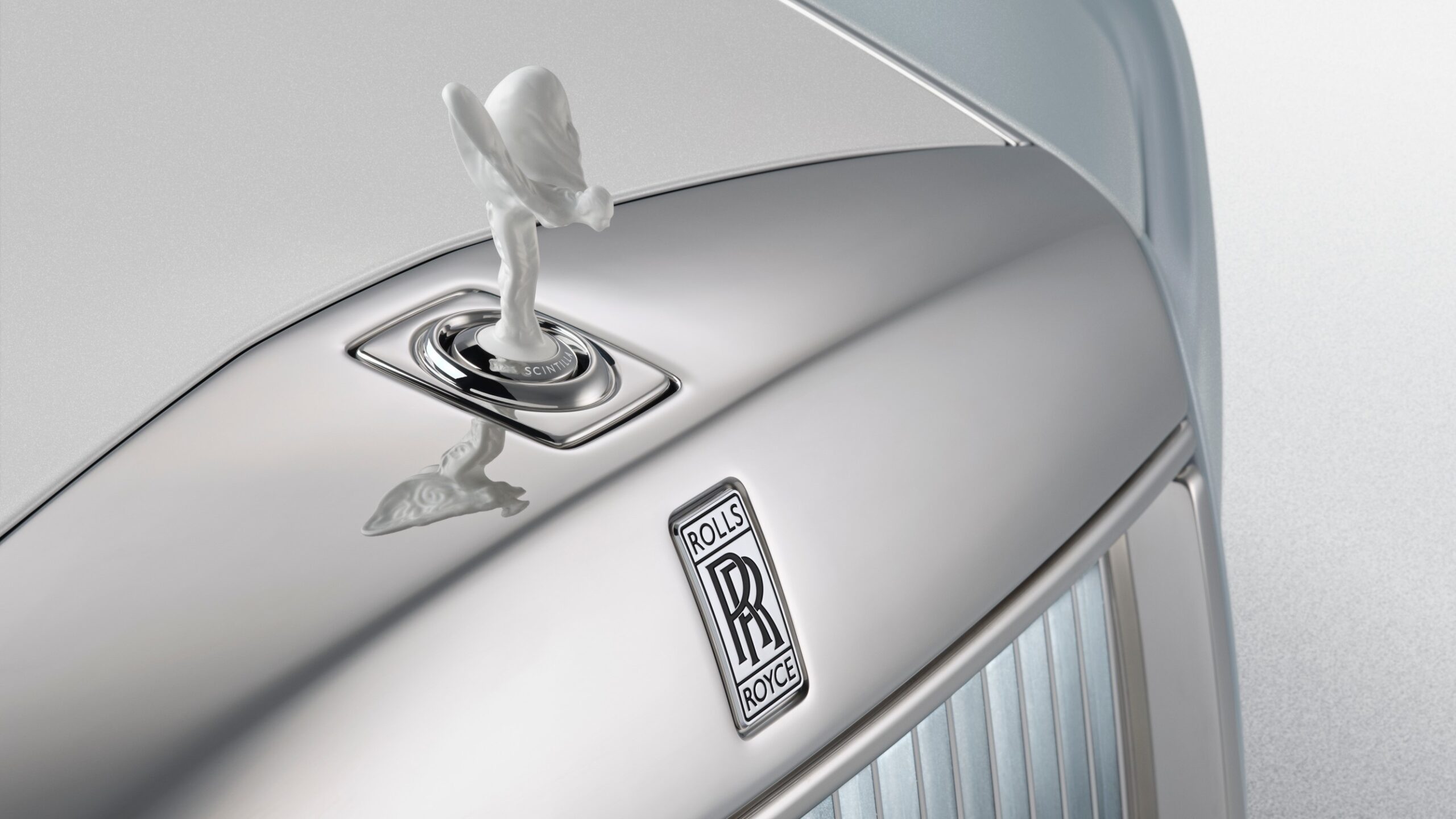 ROLLS-ROYCE PŘEDSTAVUJE PHANTOM SCINTILLA PRIVATE COLLECTION: POCTU SOŠCE SPIRIT OF ECSTASY