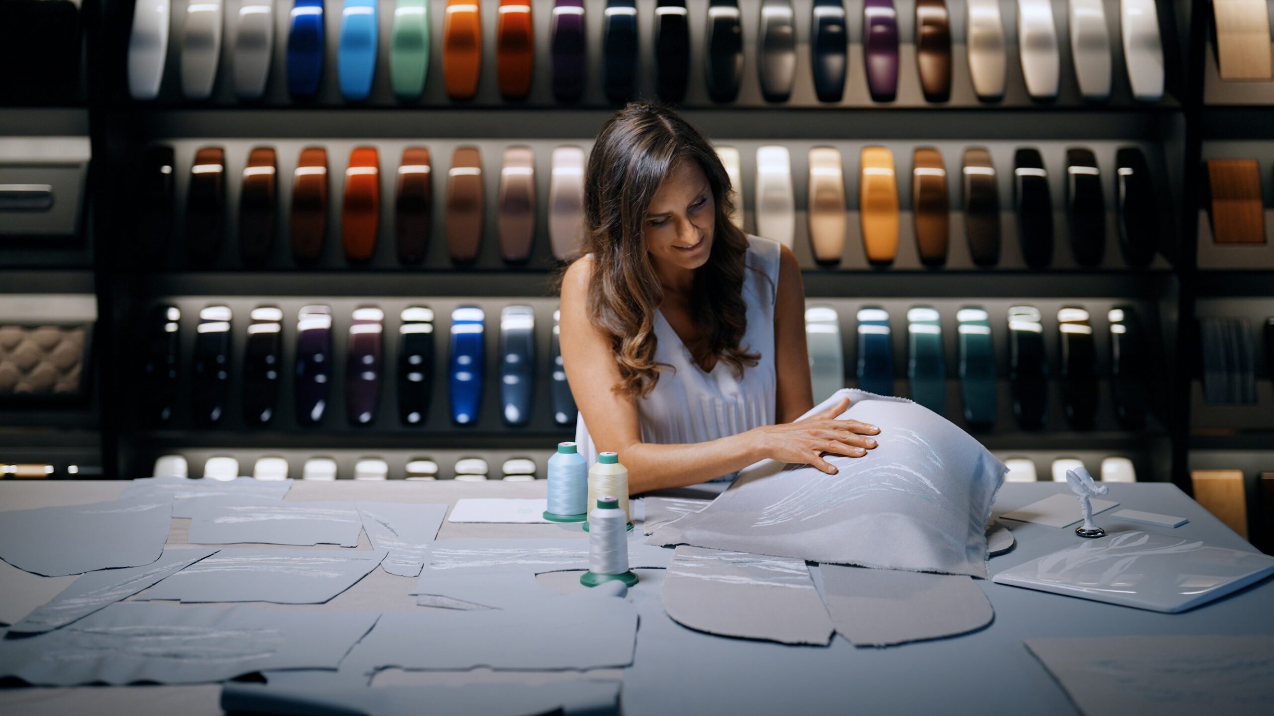 ROLLS-ROYCE PŘEDSTAVUJE PHANTOM SCINTILLA PRIVATE COLLECTION: POCTU SOŠCE SPIRIT OF ECSTASY