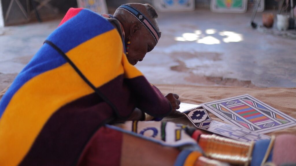 Klienti vozů Rolls-Royce hledali během roku 2020 útěchu v zakázkových vozech BESPOKE