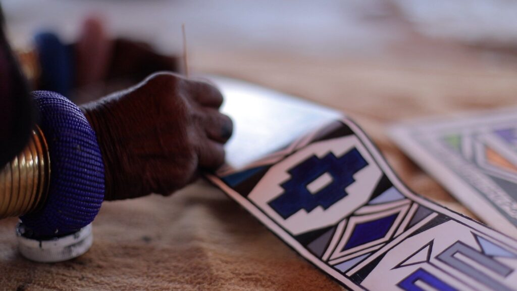 Klienti vozů Rolls-Royce hledali během roku 2020 útěchu v zakázkových vozech BESPOKE