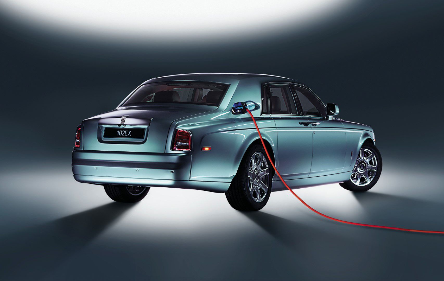 ROLLS-ROYCE A ELEKTROMOBILITA: PROROCTVÍ, SLIB A ZÁVAZEK