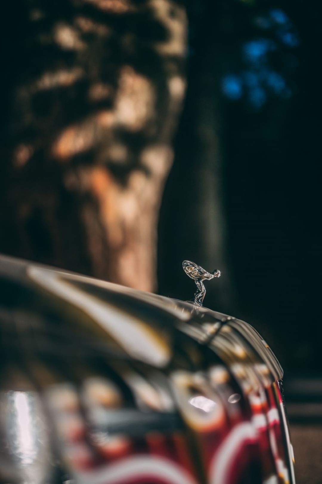 PLNĚ ELEKTRICKÝ ROLLS-ROYCE SPECTRE PROCHÁZÍ NA FRANCOUZSKÉ RIVIÉŘE DRUHOU FÁZÍ TESTOVÁNÍ