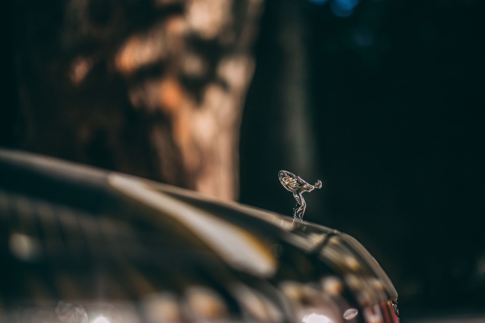 PLNĚ ELEKTRICKÝ ROLLS-ROYCE SPECTRE PROCHÁZÍ NA FRANCOUZSKÉ RIVIÉŘE DRUHOU FÁZÍ TESTOVÁNÍ