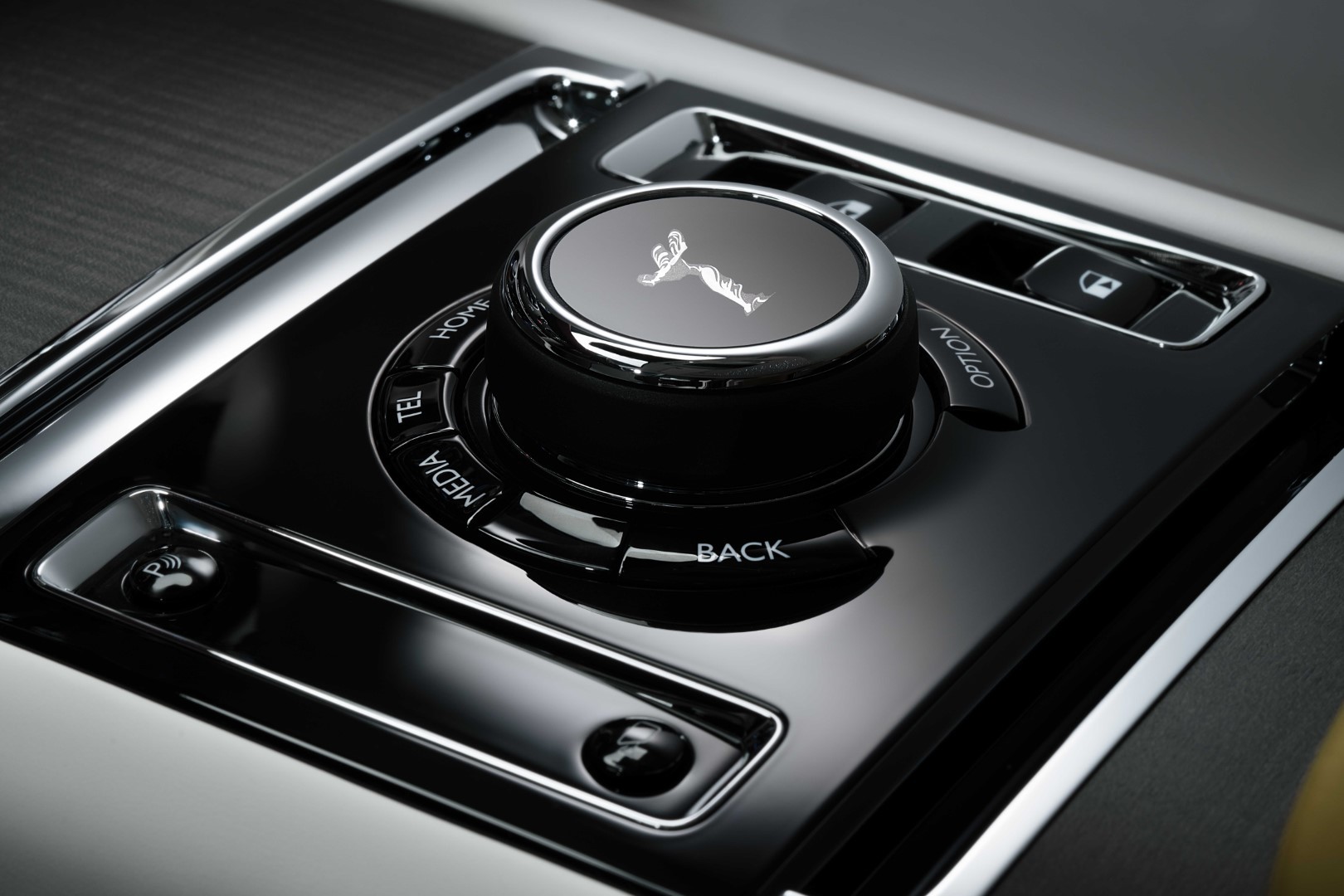 ROLLS-ROYCE SPECTRE ODHALEN: PRVNÍ PLNĚ ELEKTRICKÝ MODEL ZNAČKY