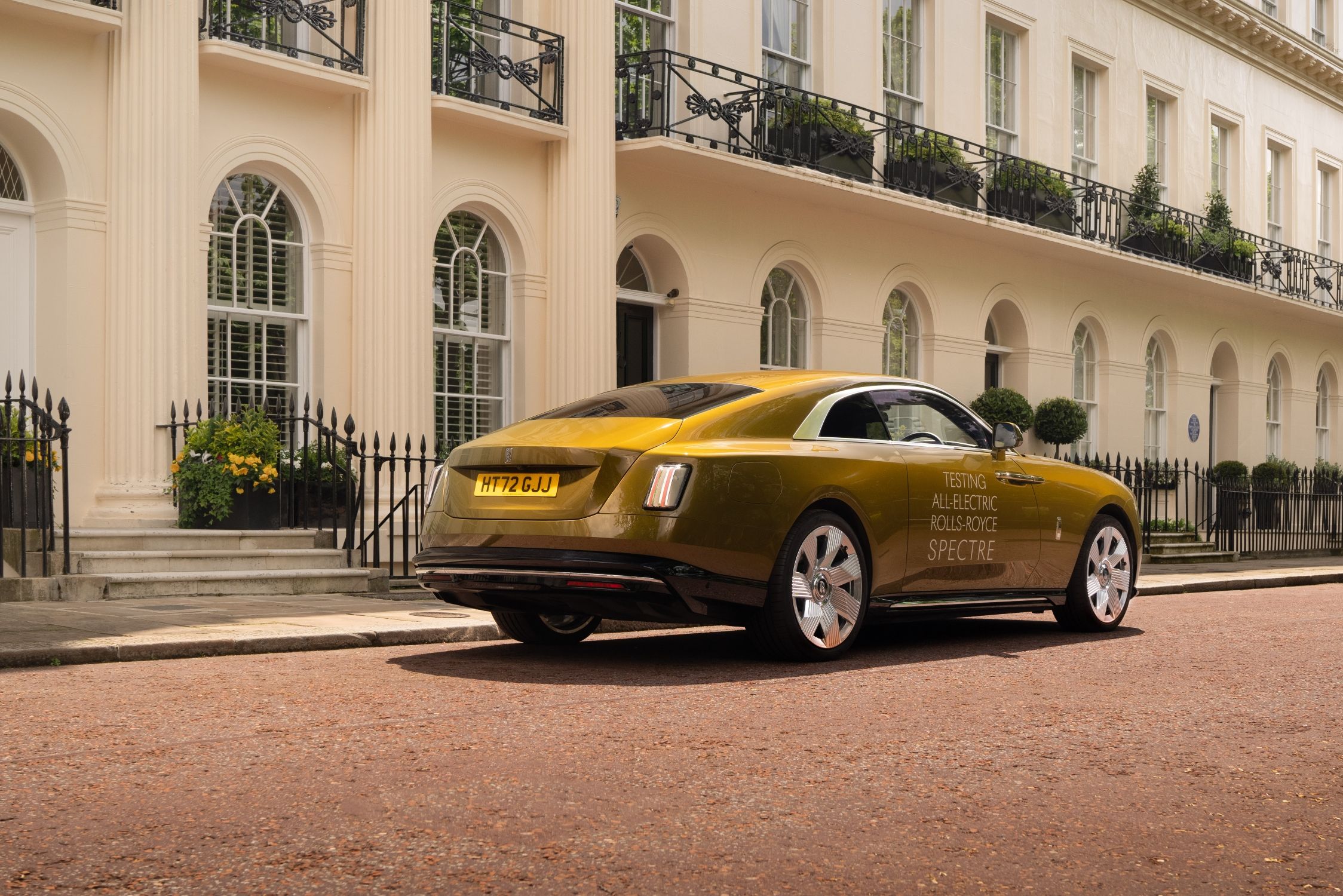 ROLLS-ROYCE SPECTRE UKONČIL GLOBÁLNÍ TESTOVACÍ PROGRAM S VELMI DŮKLADNOU ANALÝZOU ŽIVOTNÍHO STYLU