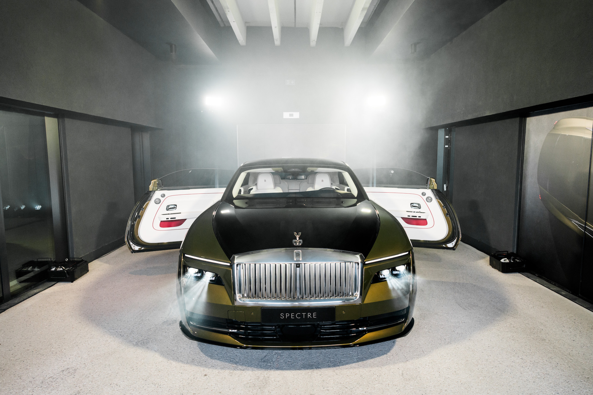 Premiéra modelu Spectre v České republice: Rolls-Royce Motor Cars Prague slaví historický milník