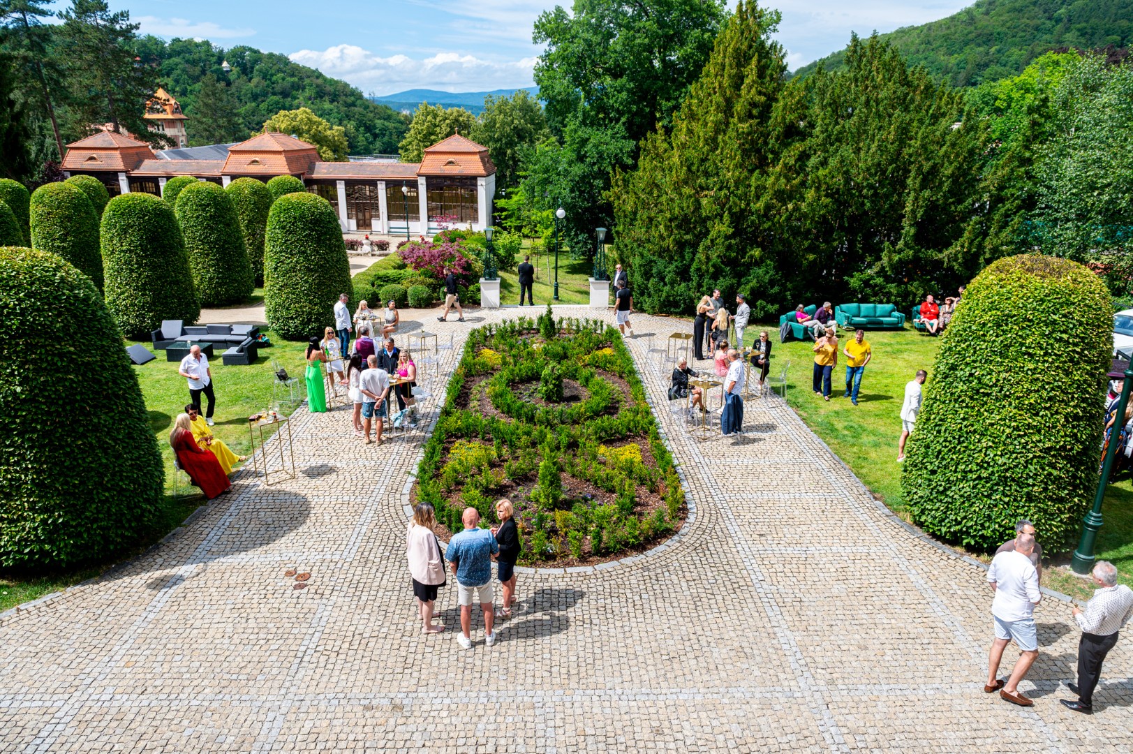 Karlovy Vary už poosmé rozzářila festivalová atmosféra s vášní Spirit of Ecstasy