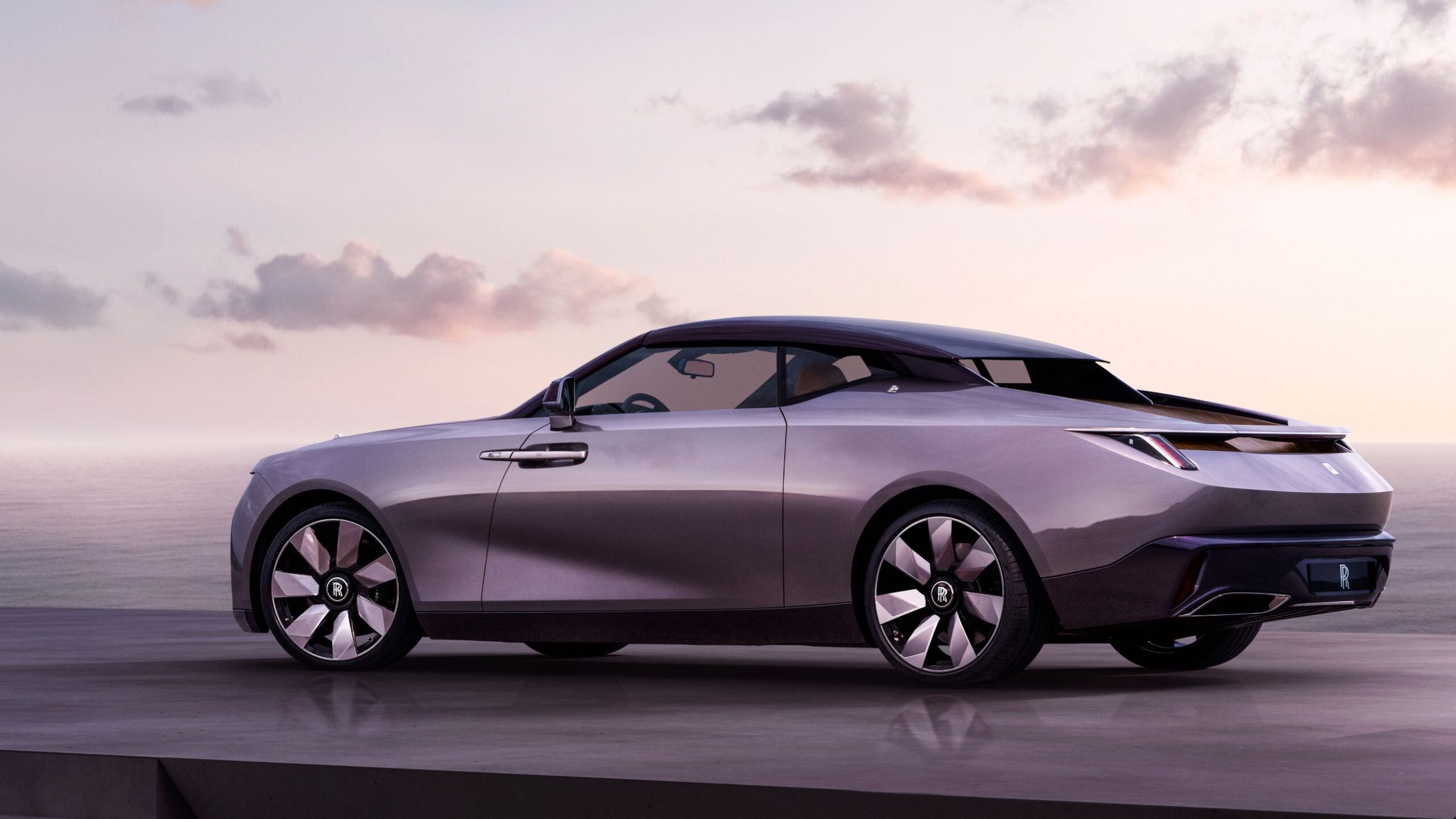 Rolls-Royce představuje Droptail Amethyst: Vyjádření ušlechtilosti, čirosti a odolnosti