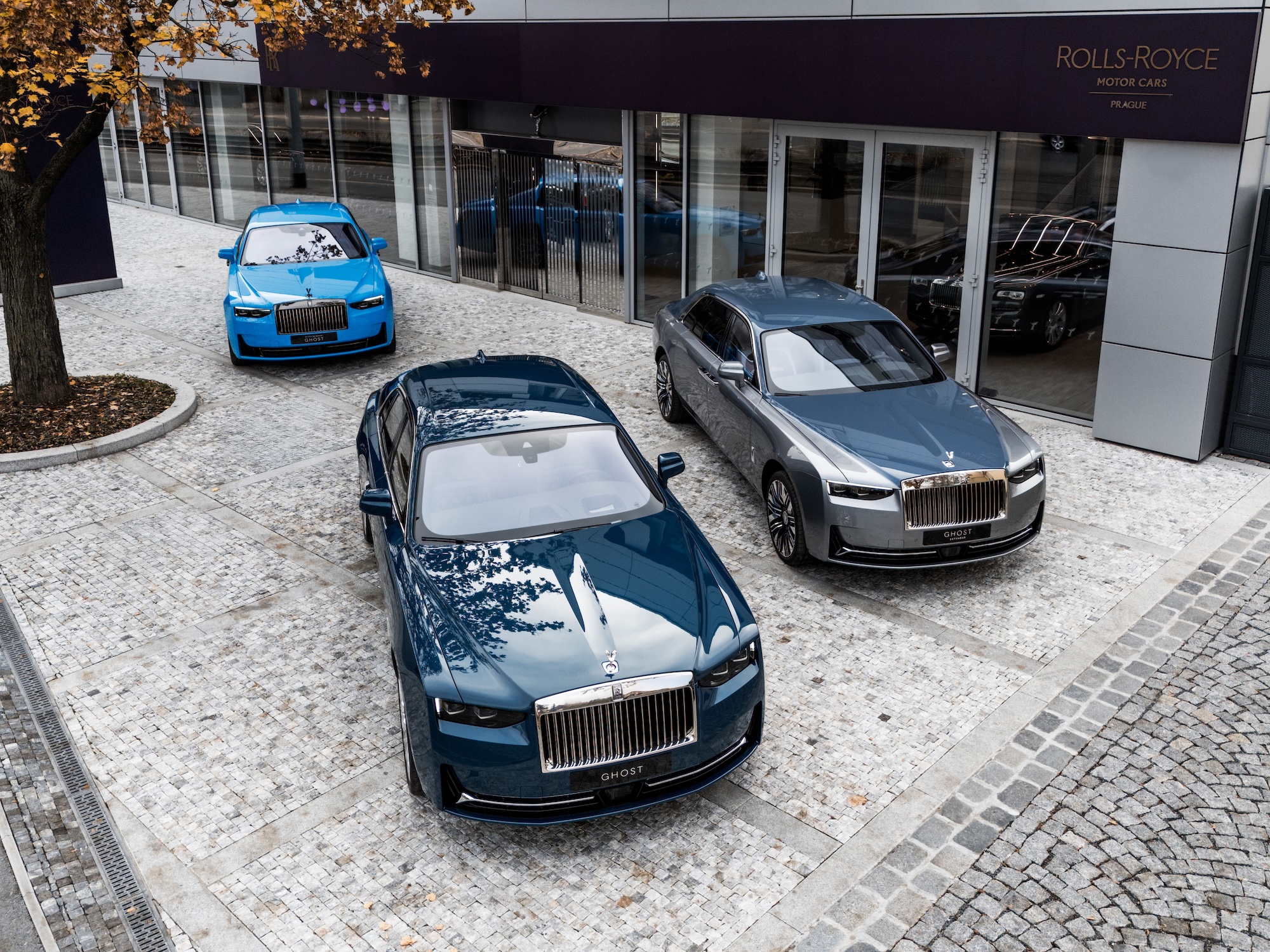 ROLLS-ROYCE MOTOR CARS PRAGUE OSLAVUJE TROJITOU PREMIÉRU NOVÝCH MODELŮ V ČESKÉ REPUBLICE